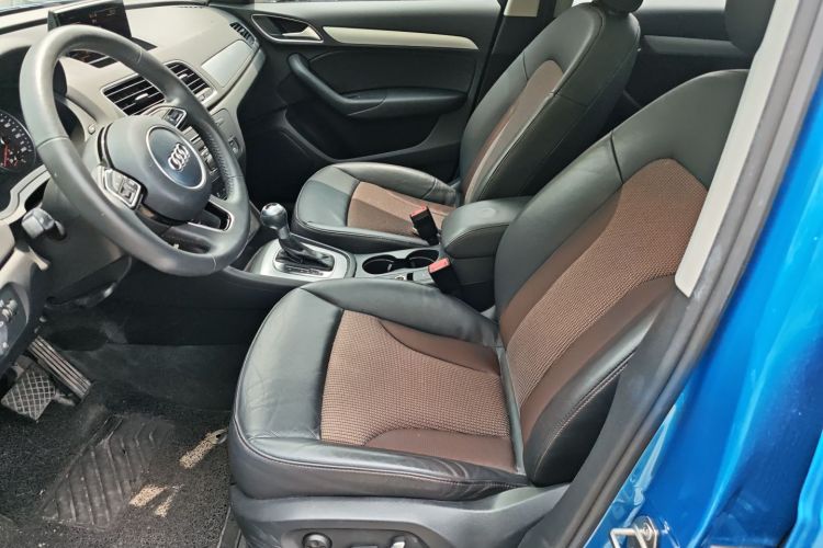 Audi Q3 2018 car image #15