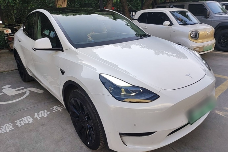 Tesla Model Y 2023 #6 Tesla Model Y 2023 immagine di auto #6