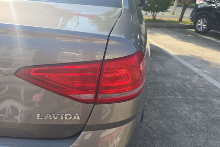 Volkswagen Lavida 2016 car image #8