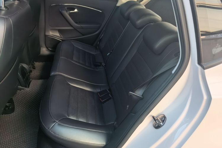 Volkswagen Polo 2015 #19 Volkswagen Polo 2015 car image #19