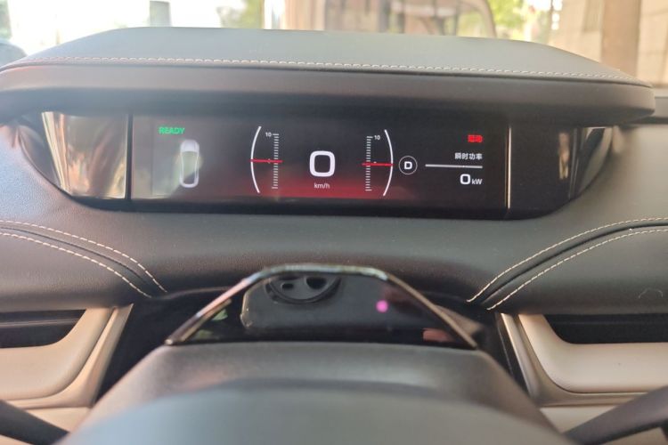 MI SU7 2025 imagem de carro #12