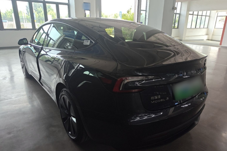 Tesla Model 3 2024 car image #5
