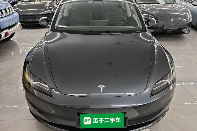 Tesla Model 3 2025 car image #3