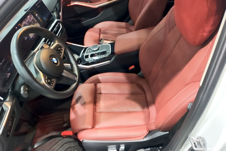 BMW 3 Series 2023 car image #19