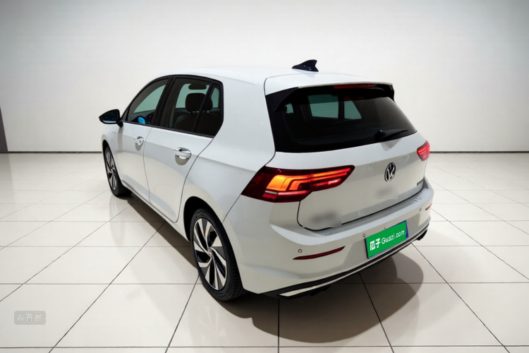 Volkswagen Golf 2025 car image #5