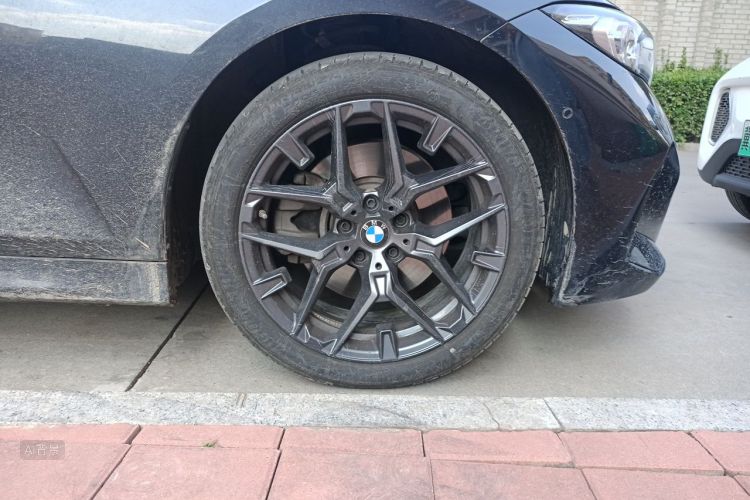 BMW 3 Series 2025 #9 BMW 3 Series 2025 car image #9