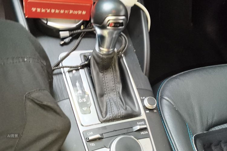 Audi A3 2018 car image #16