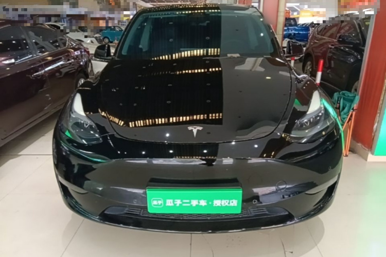 Tesla Model Y 2023 car image #3