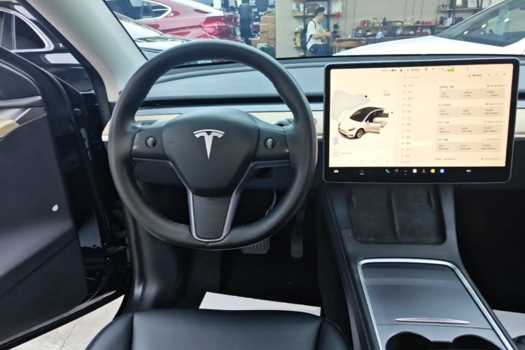 Tesla Model Y 2022 #11 Tesla Model Y 2022 car image #11