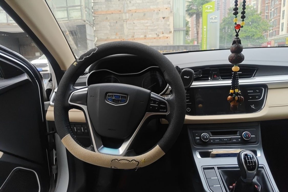 GEELY Emgrand 2018 #22 GEELY Emgrand 2018 car image #22