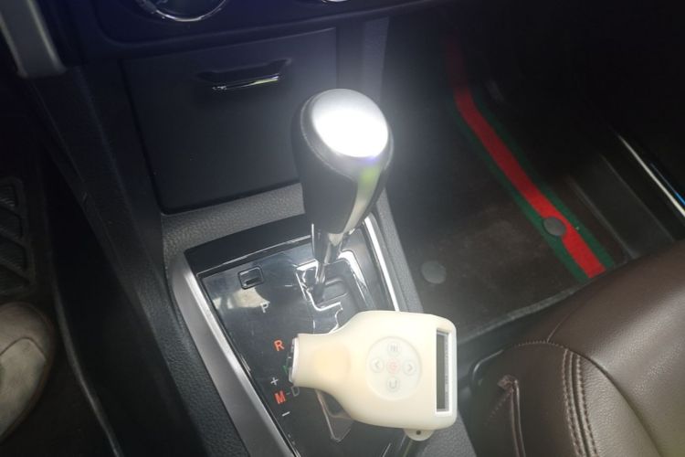 Toyota Corolla 2018 immagine di auto #14