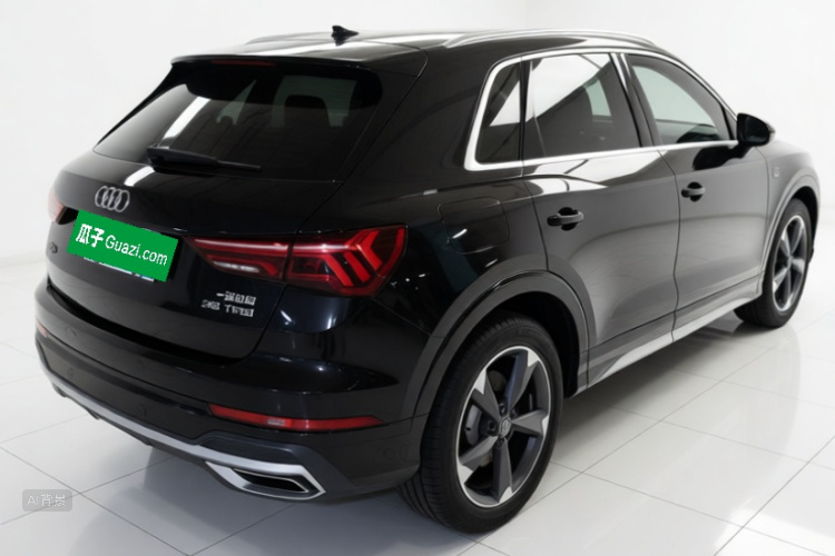 Audi Q3 2021 car image #7