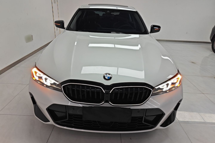 BMW 3 Series 2025 #3 BMW 3 Series 2025 car image #3