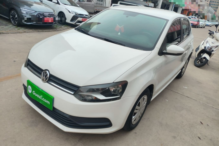 Volkswagen Polo 2019 car image #2