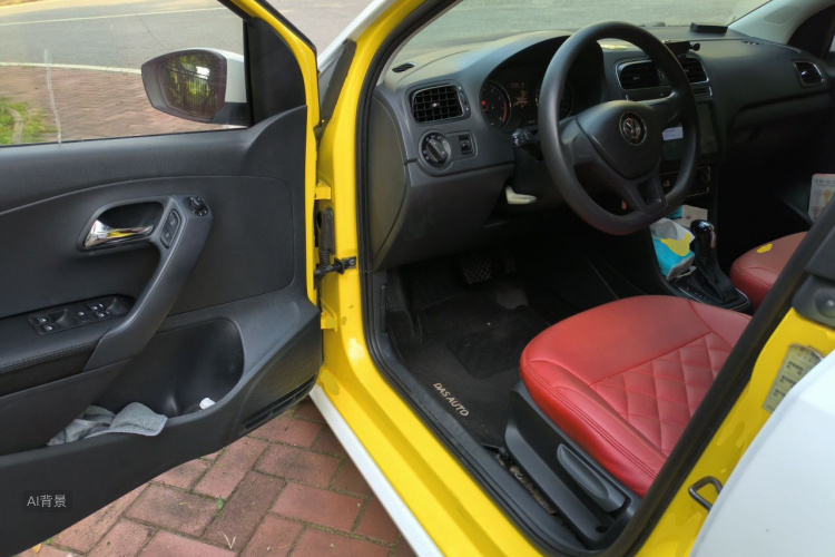 Volkswagen Polo 2015 car image #18