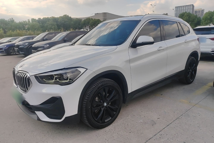 BMW X1 2021 #2 BMW X1 2021 car image #2