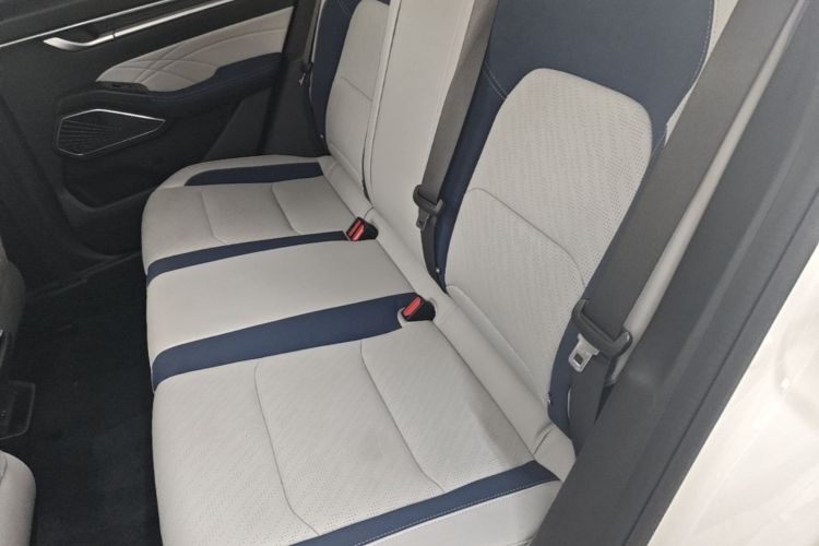 GEELY Emgrand 2022 #17 GEELY Emgrand 2022 car image #17
