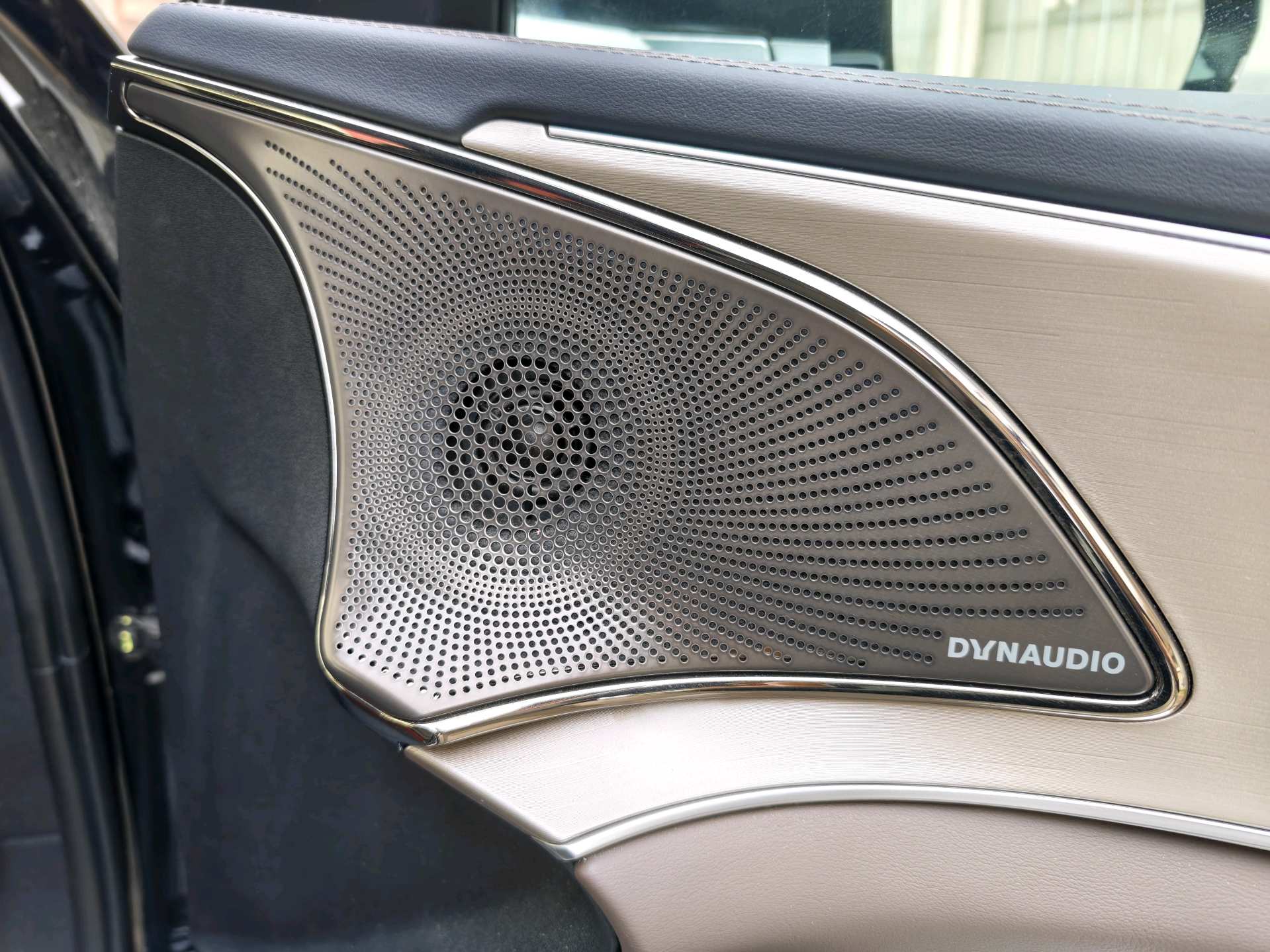 BYD Han 2024 car image #11