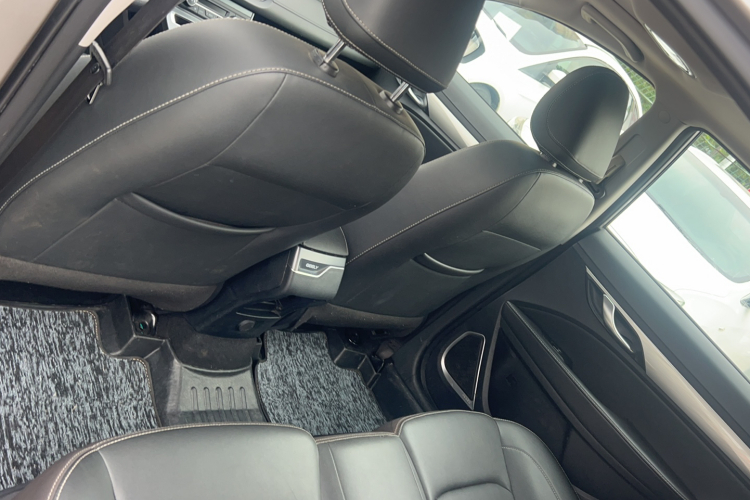 GEELY Emgrand 2020 #22 GEELY Emgrand 2020 car image #22