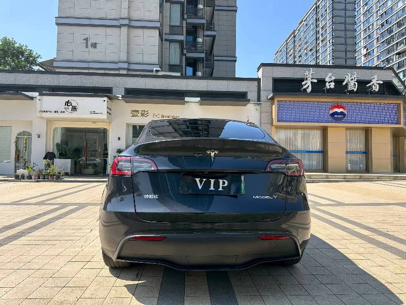 Tesla Model Y 2024 #8 Tesla Model Y 2024 immagine di auto #8