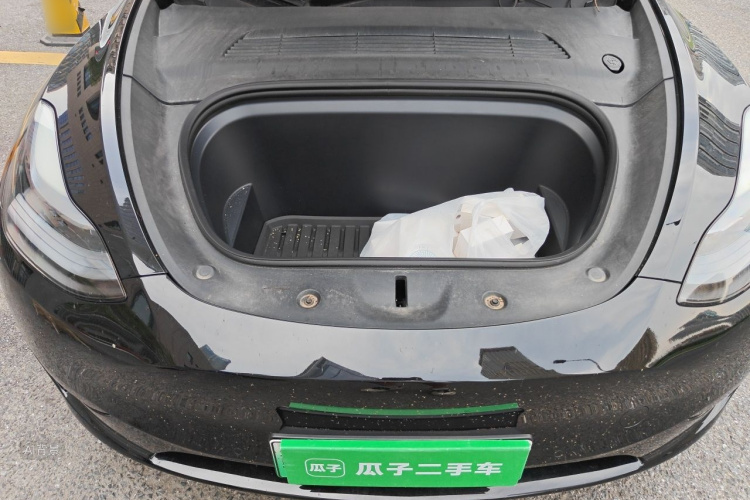 Tesla Model Y 2023 car image #22