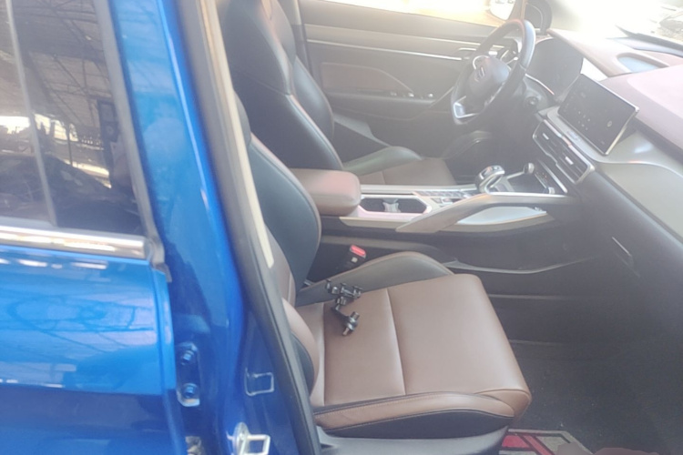 GEELY Coolray 2018 immagine di auto #24
