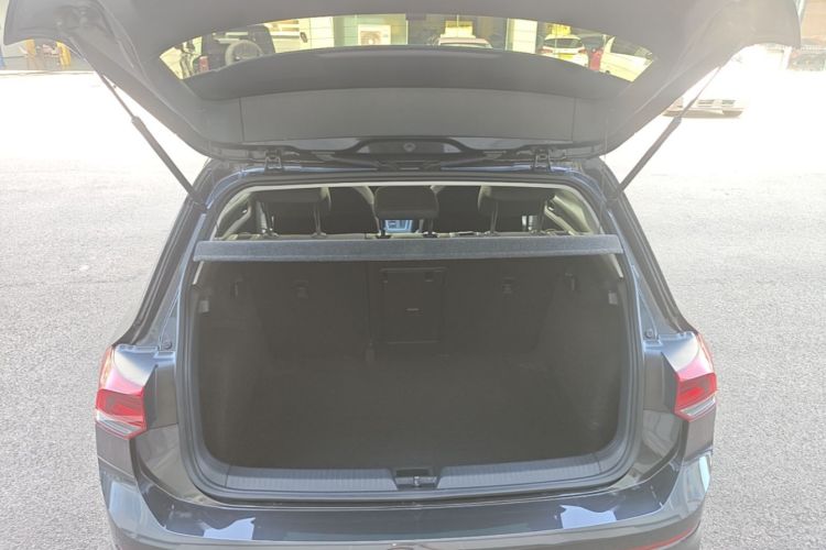 Volkswagen Golf 2023 imagem de carro #19