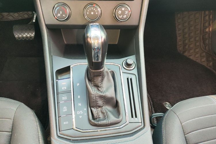 Volkswagen Lavida 2019 #14 Volkswagen Lavida 2019 car image #14