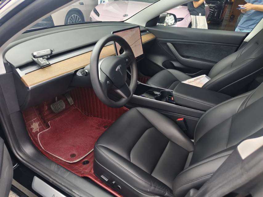 Tesla Model 3 2021 car image #2
