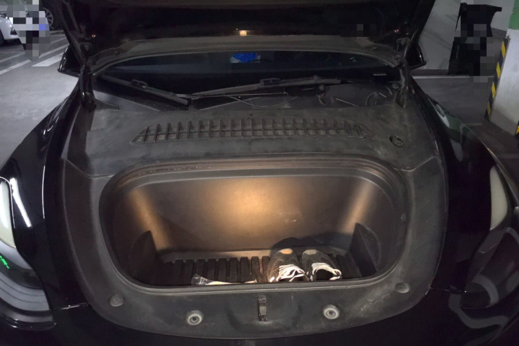Tesla Model Y 2022 immagine di auto #22