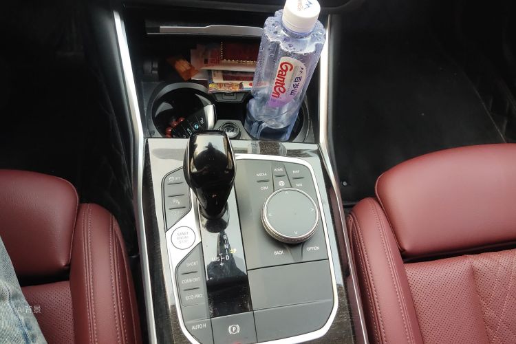 BMW 3 Series 2021 car image #16