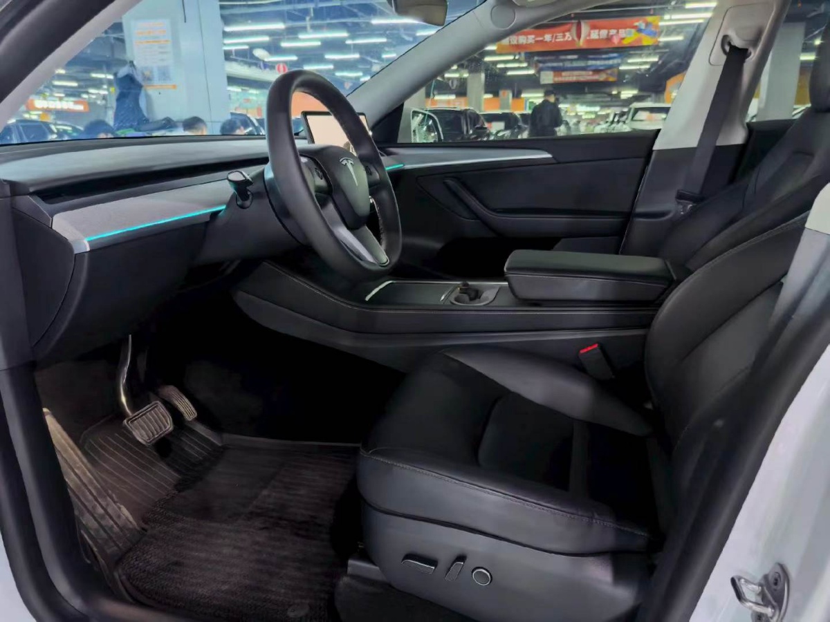 Tesla Model Y 2024 #7 Tesla Model Y 2024 car image #7