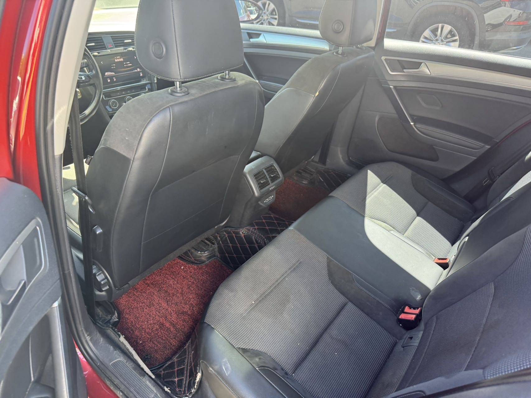 Volkswagen Golf 2020 car image #3