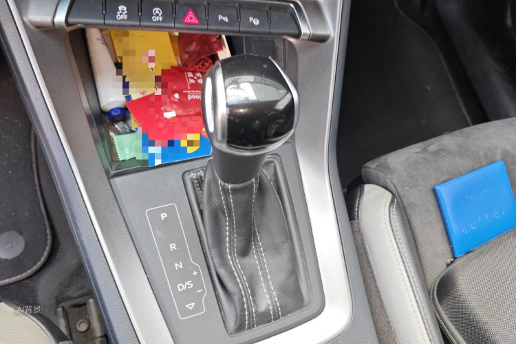 Audi Q3 2021 car image #16