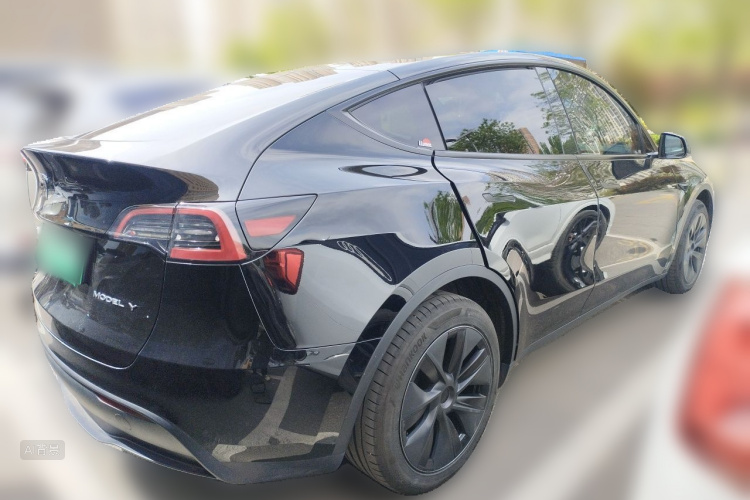 Tesla Model Y 2024 #7 Tesla Model Y 2024 car image #7