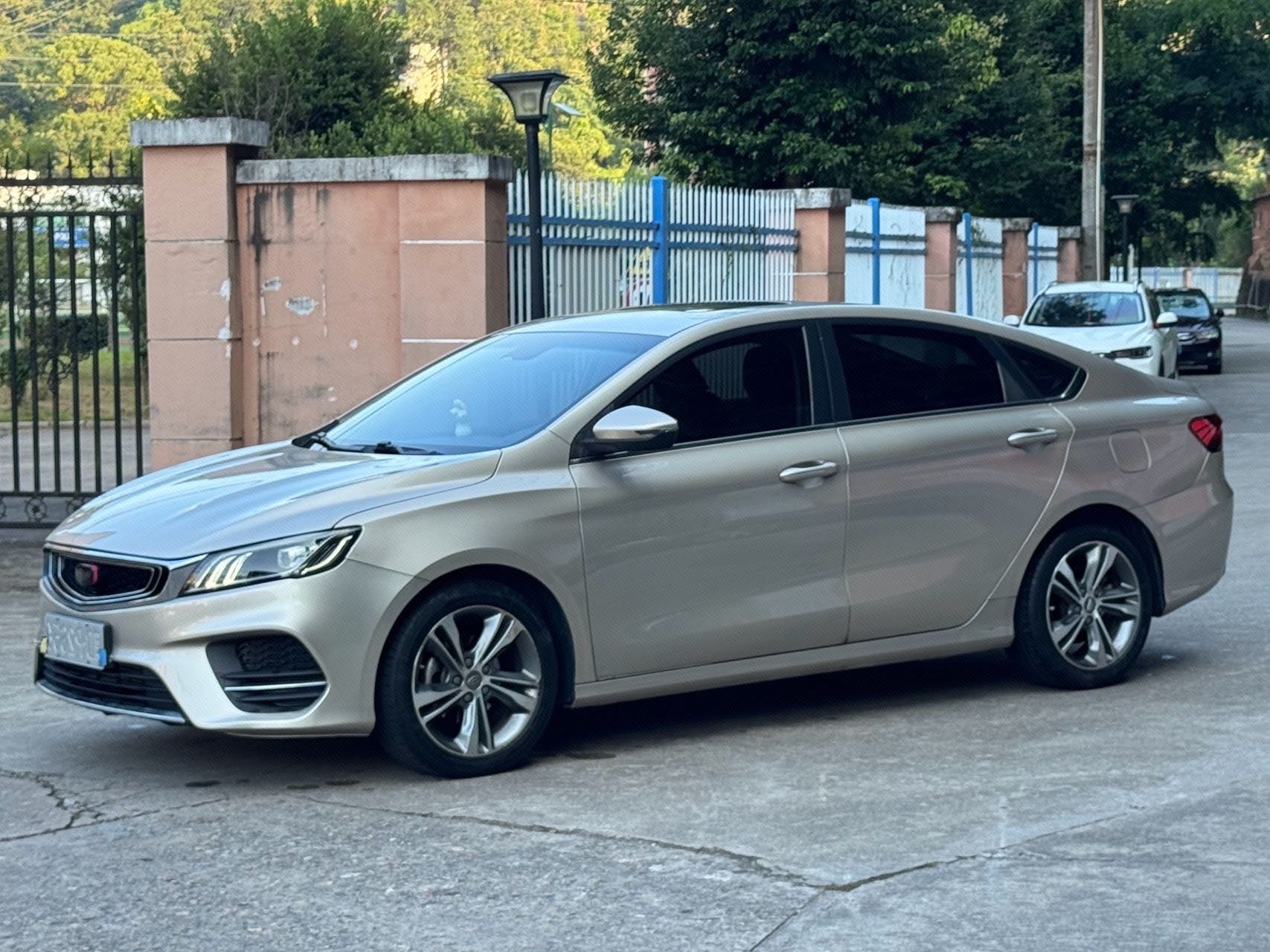 GEELY Binray 2019 car image 