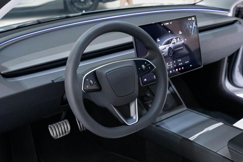 Tesla Model 3 2026 car image #11