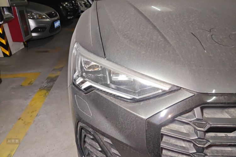 Audi Q3 2020 car image #8