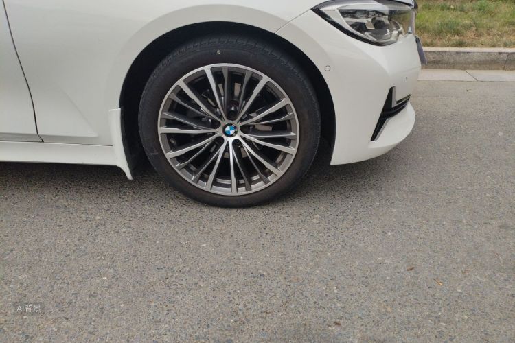 BMW 3 Series 2019 #9 BMW 3 Series 2019 car image #9