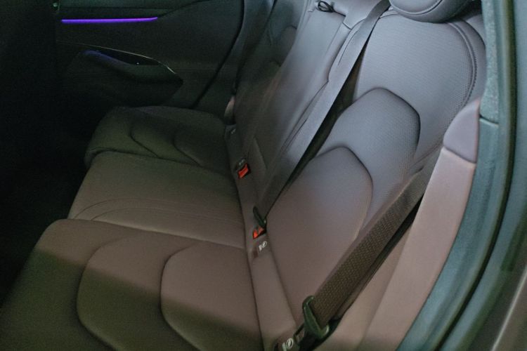 MI SU7 2025 car image #17