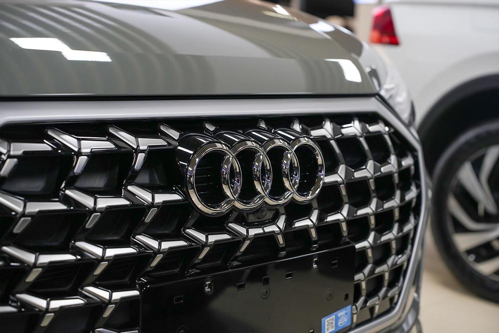 Audi Q3 2025 car image #8