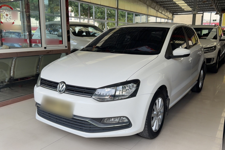 Volkswagen Polo 2016 car image #2