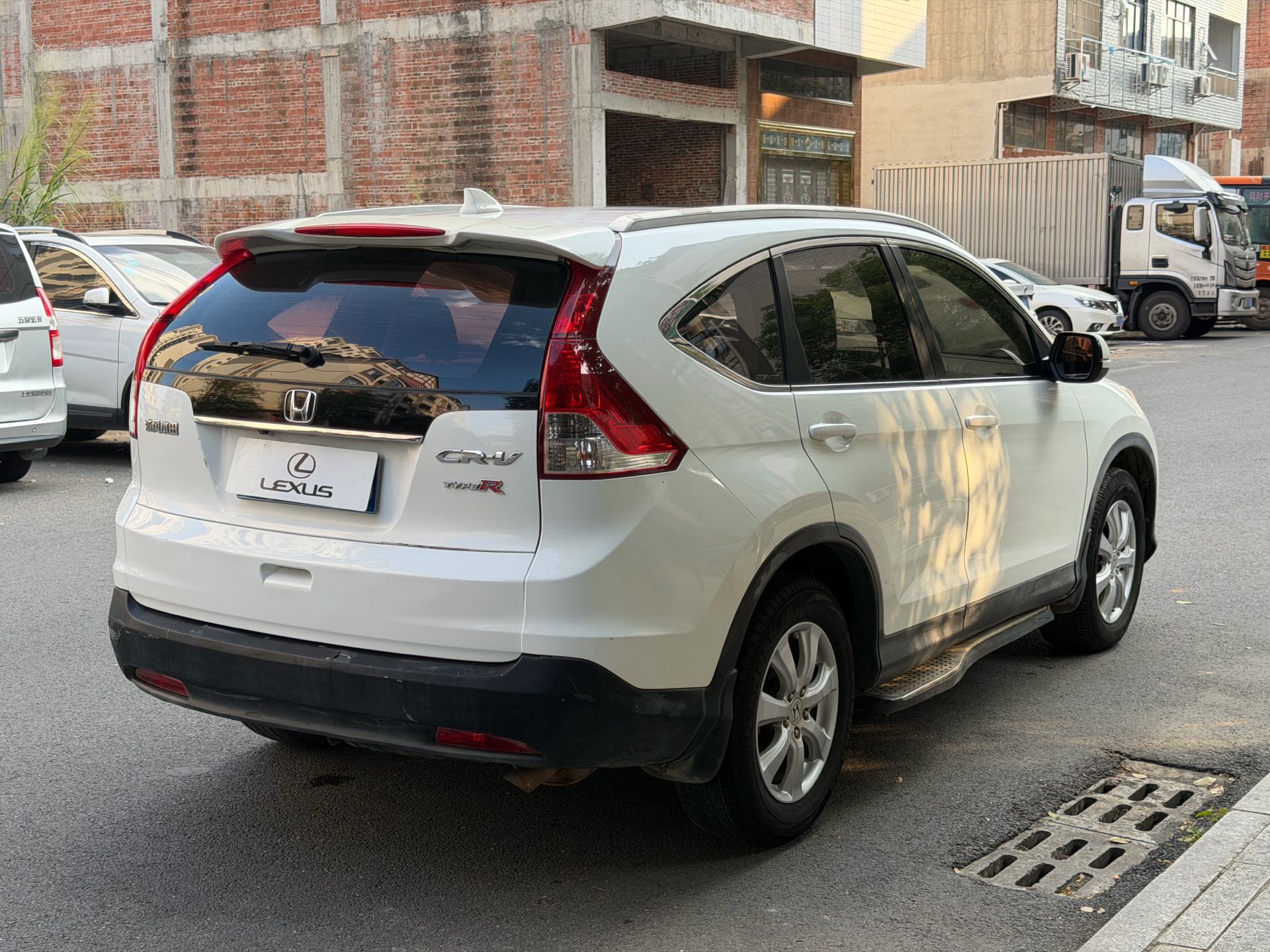 2012 imagem de carro #6