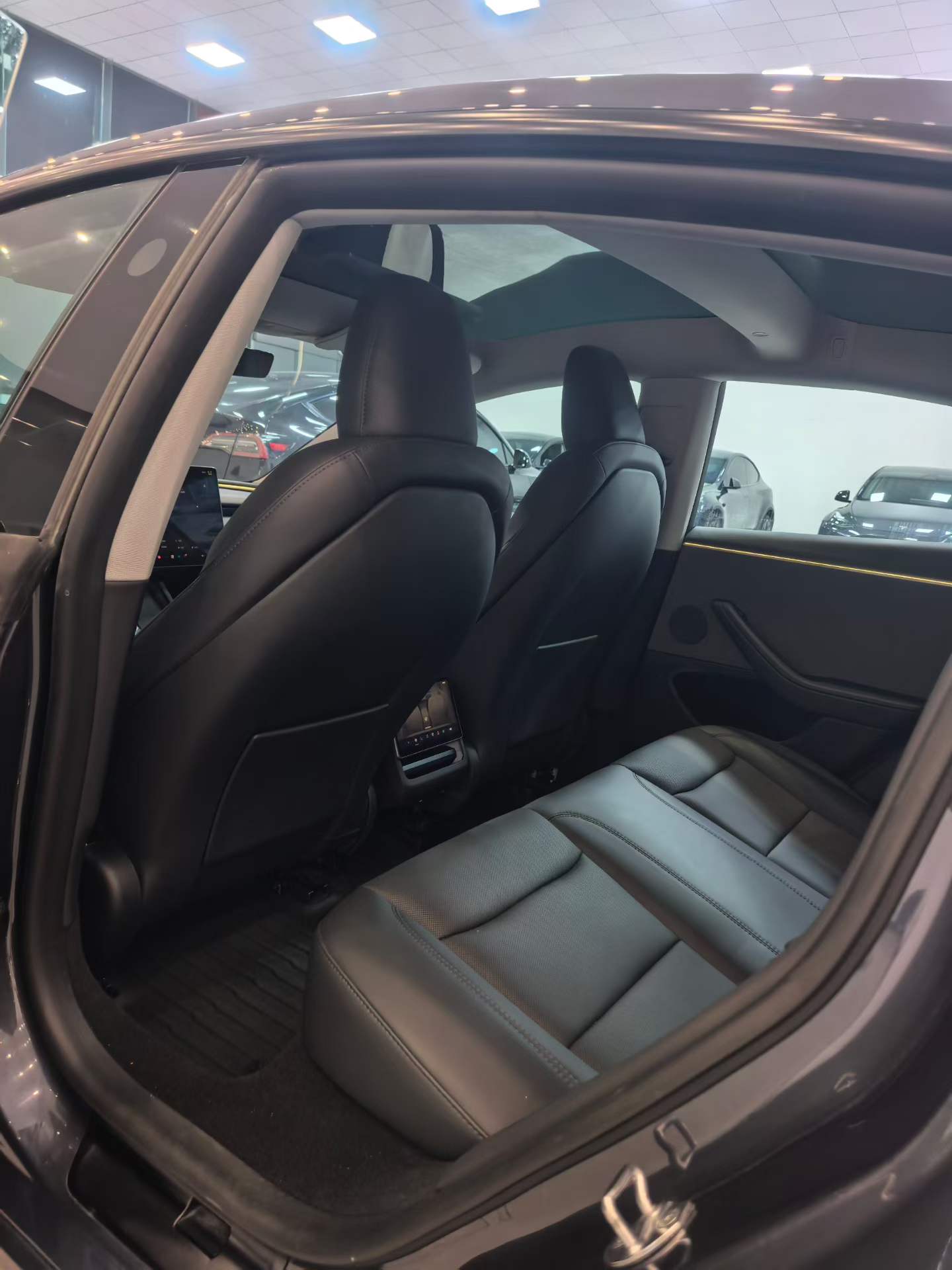 Tesla Model 3 2024 #4 Tesla Model 3 2024 car image #4