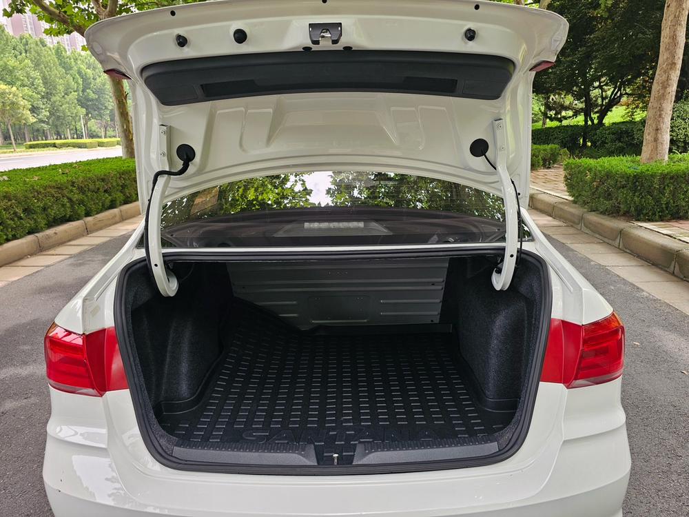 Volkswagen Santana 2021 car image #25