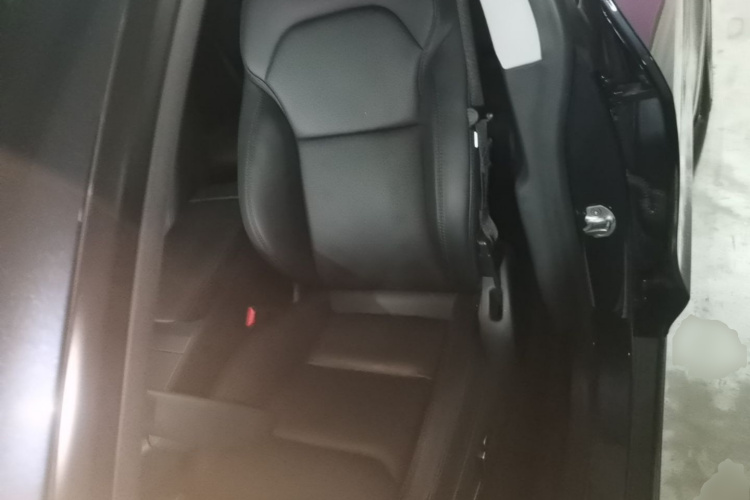 Tesla Model Y 2025 #15 Tesla Model Y 2025 car image #15