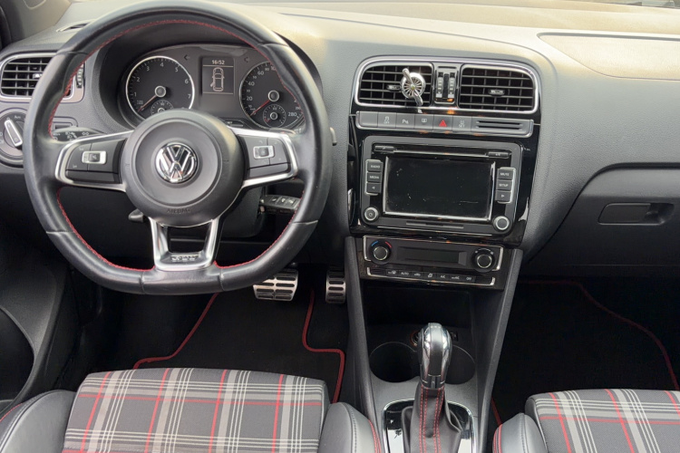 Volkswagen Polo 2016 #11 Volkswagen Polo 2016 car image #11