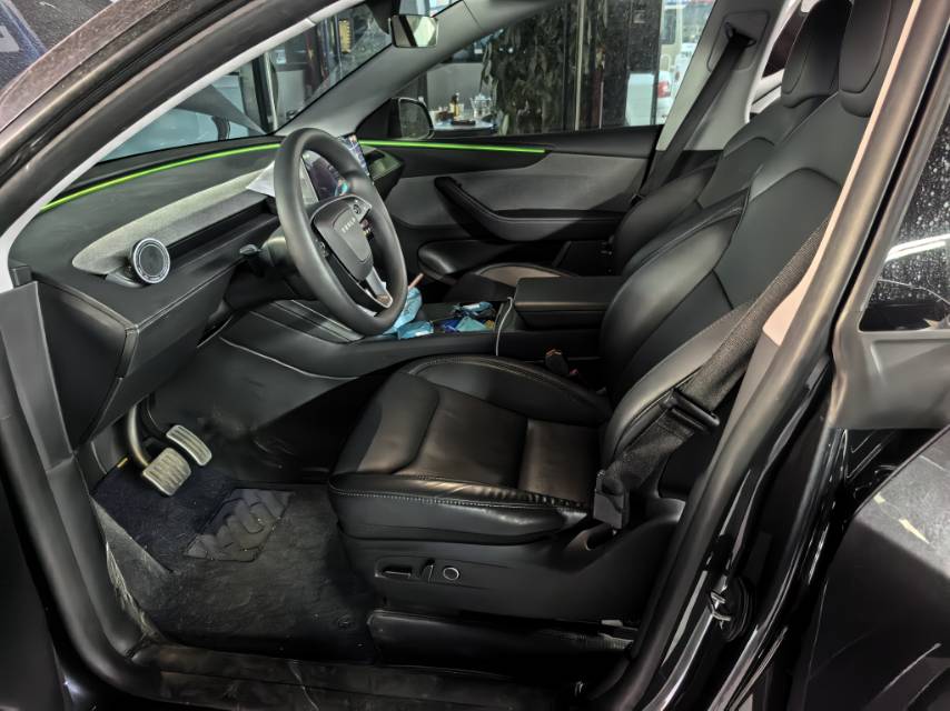 Tesla Model Y 2025 car image #7