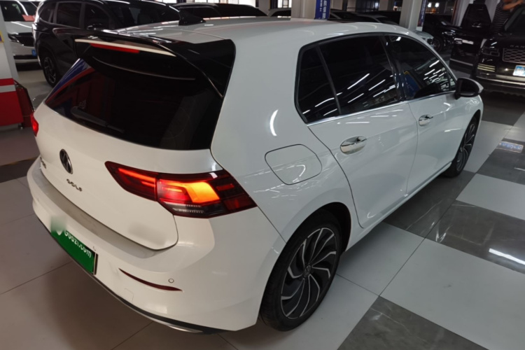 Volkswagen Golf 2021 car image #7