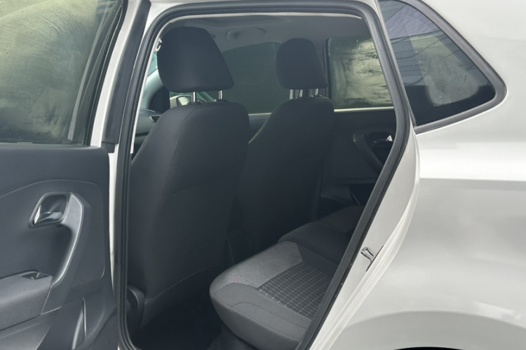 Volkswagen Polo 2016 #15 Volkswagen Polo 2016 car image #15